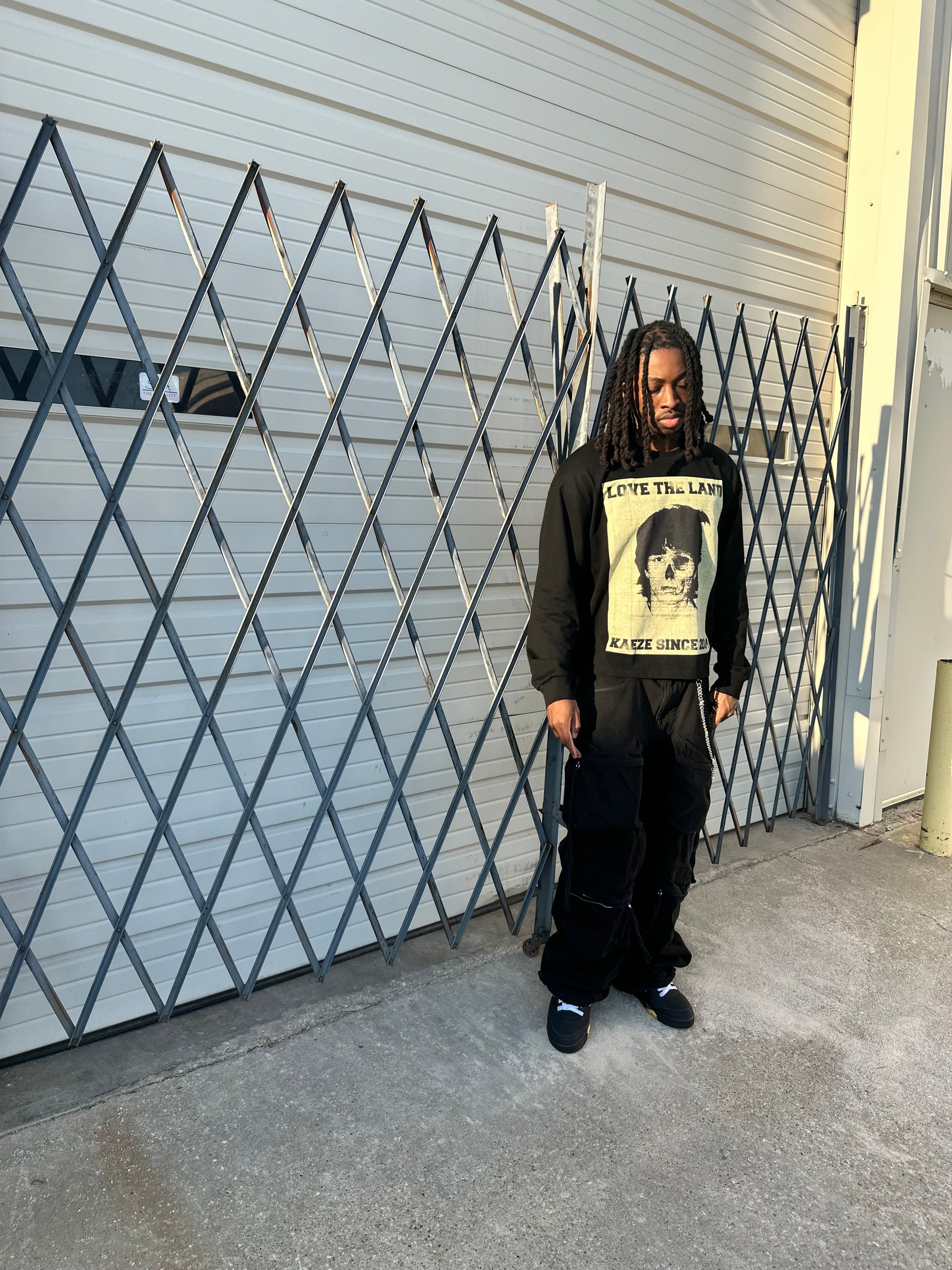 NO FACE SWEATER